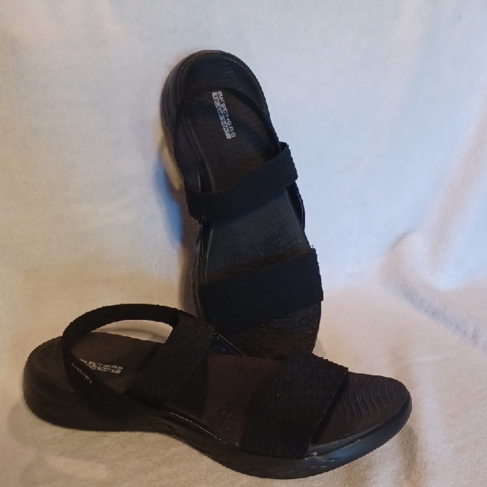 Skechers Women's Black Sandals GOGA MAT Size 9 New No Tags
